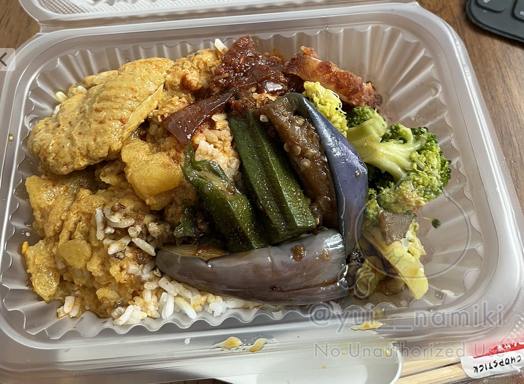中華料理のお店のテイクアウト写真。